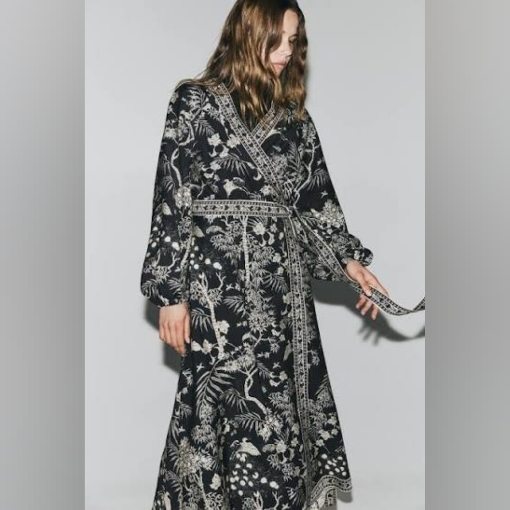 H&M Black and White Floral Kimono Dress